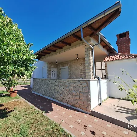 Arbor Countryside Oasis