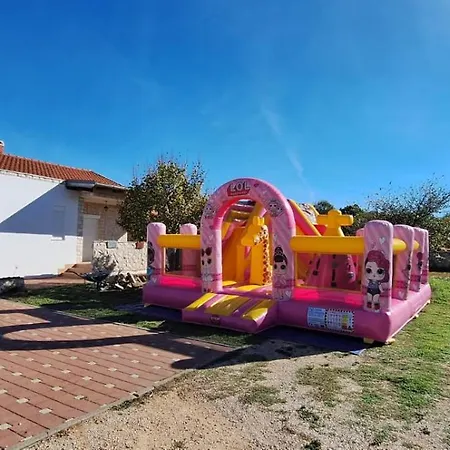 בית נופש Arbor Countryside Oasis ביוגראד נה מורו