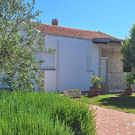 Arbor Countryside Oasis *