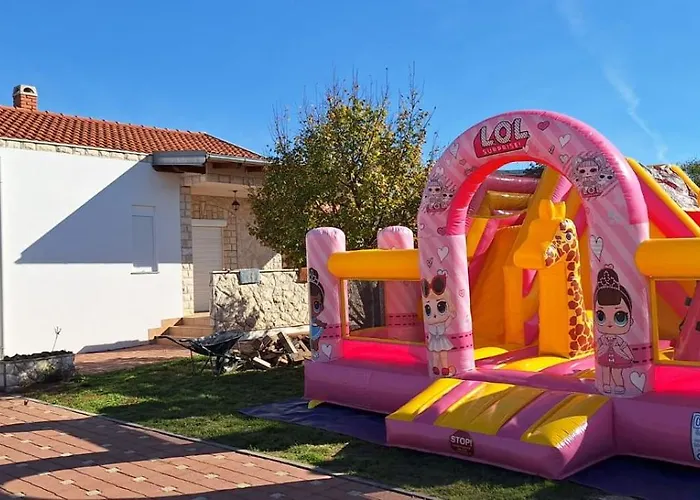 Arbor Countryside Oasis *