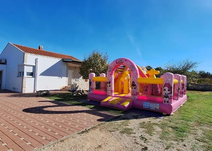 Feriehus Arbor Countryside Oasis