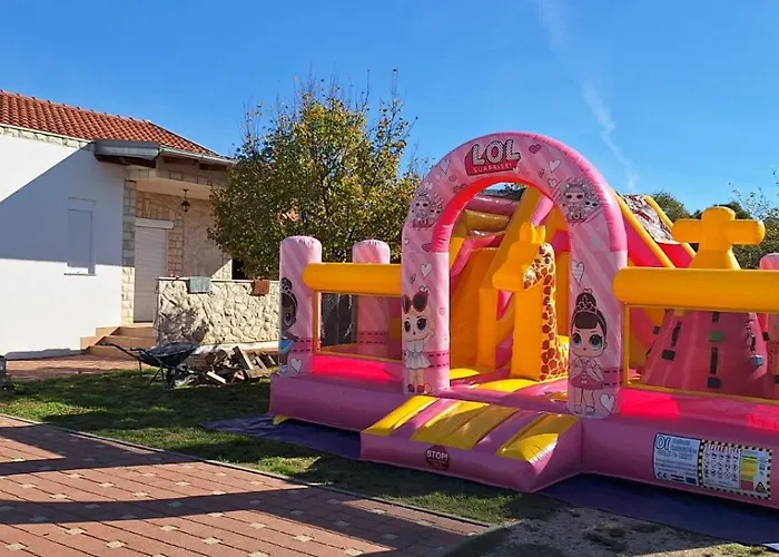 Feriehus Arbor Countryside Oasis *