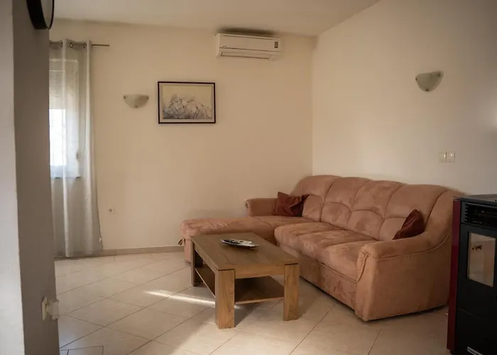 Feriehus Arbor Countryside Oasis Biograd Na Moru