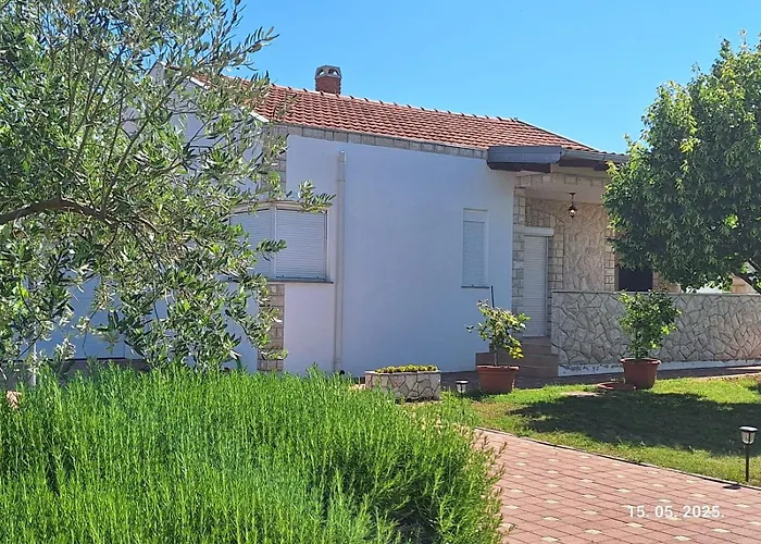 Arbor Countryside Oasis *